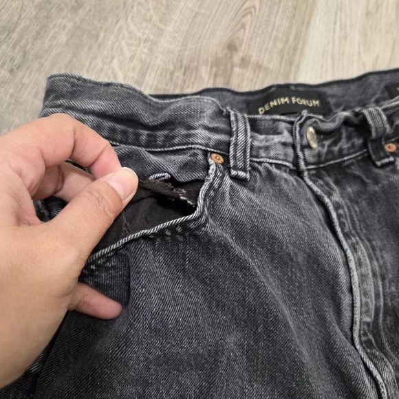 Aritzia Denim Forum The Gia High Rise Carrot Jeans Black Washed Straight Tapered - Picture 5 of 12